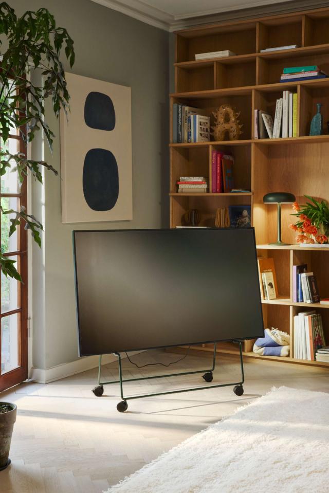 CARRY TV stand on castors - Steel