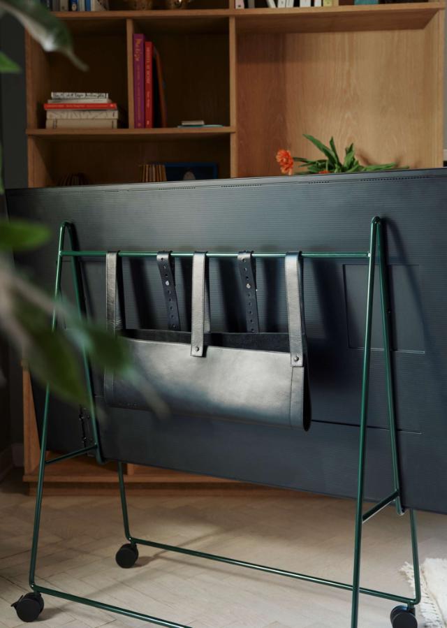 CARRY TV stand on castors - Steel