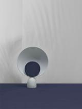 BLOOPER table lamp Ash Grey med Navy Blue disc