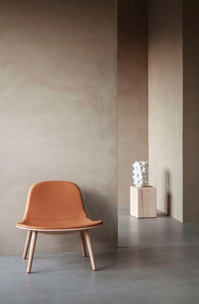 YUUGA lounge chair Oak nature, leather cognac