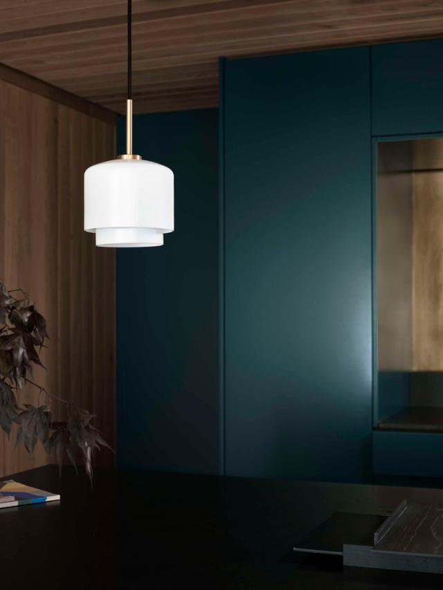 MEGUMI pendant - ø18 cm - Brass / Opal