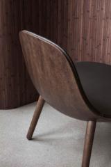 YUUGA lounge chair Oak smoked, leather black