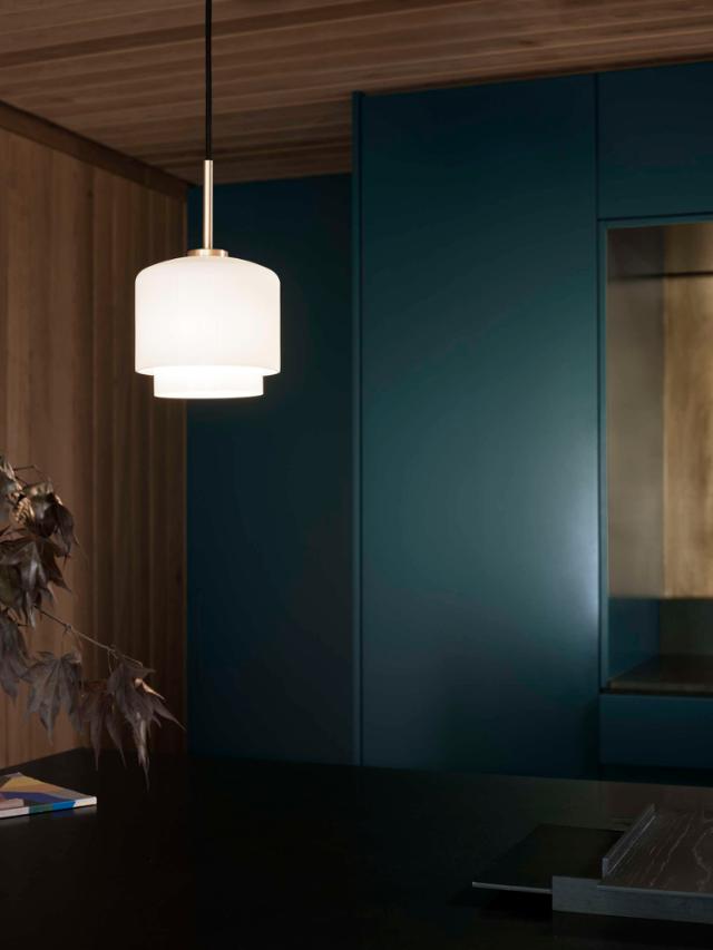 MEGUMI pendant - ø18 cm - Brass / Opal